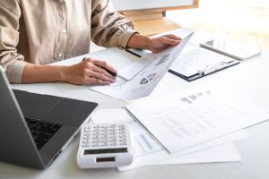 headhunter finance - Bradsby Group headhunter finance